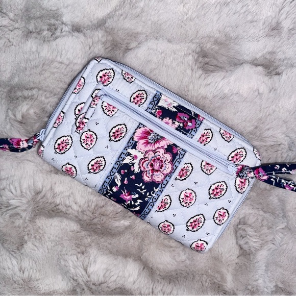 Vera Bradley Magnifique Leaf Tote And Turnlock Wallet - Picture 12 of 16